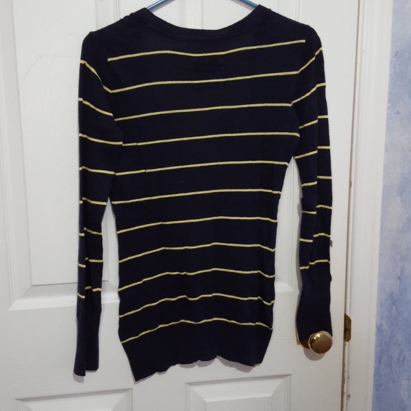 (3 FOR $20)Garage Light Cardigan. - Picture 2 of 3